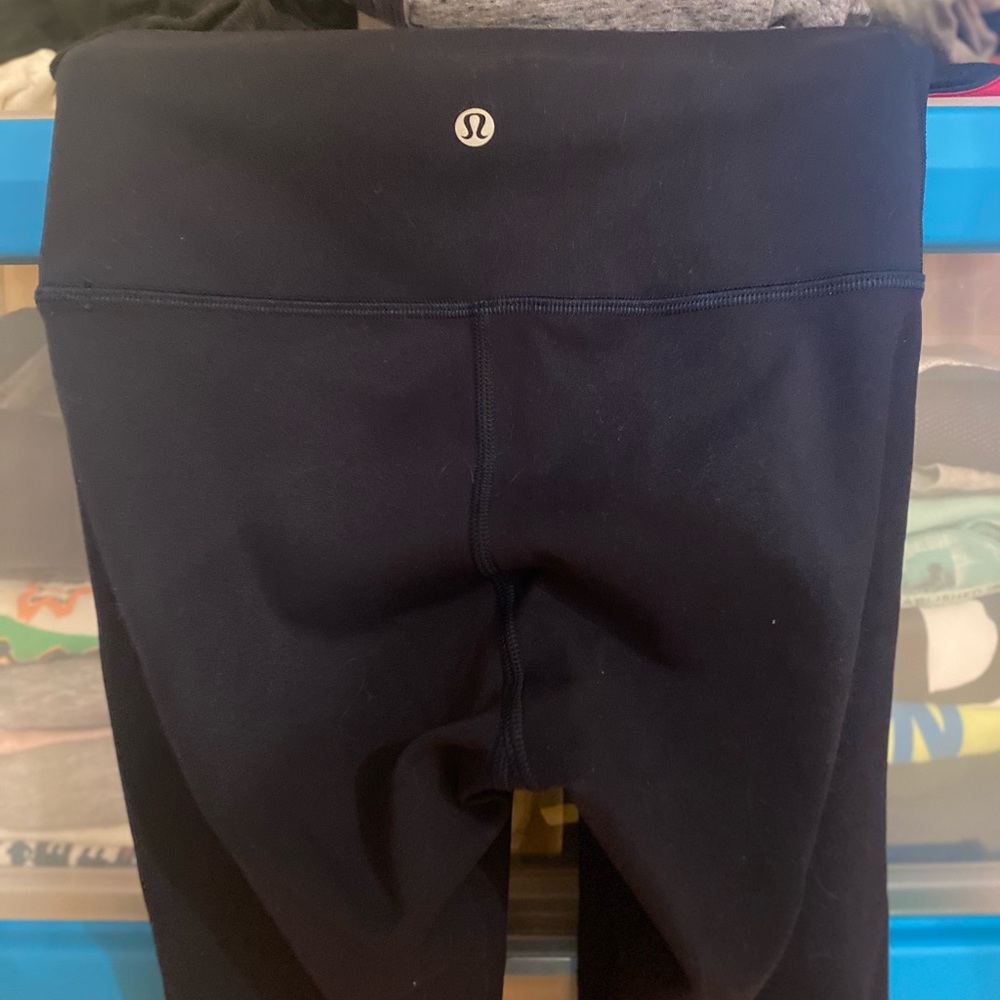 Navy lululemons !!
